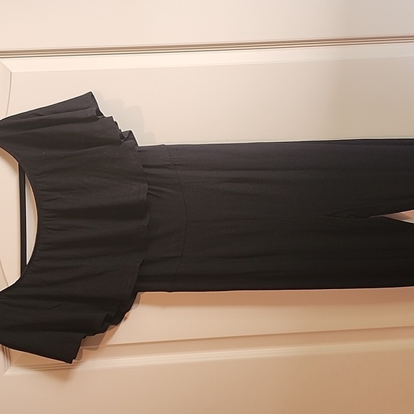 Black Ruffle Neckline Knit Jumpsuit Size Small EUC - Picture 4 of 6